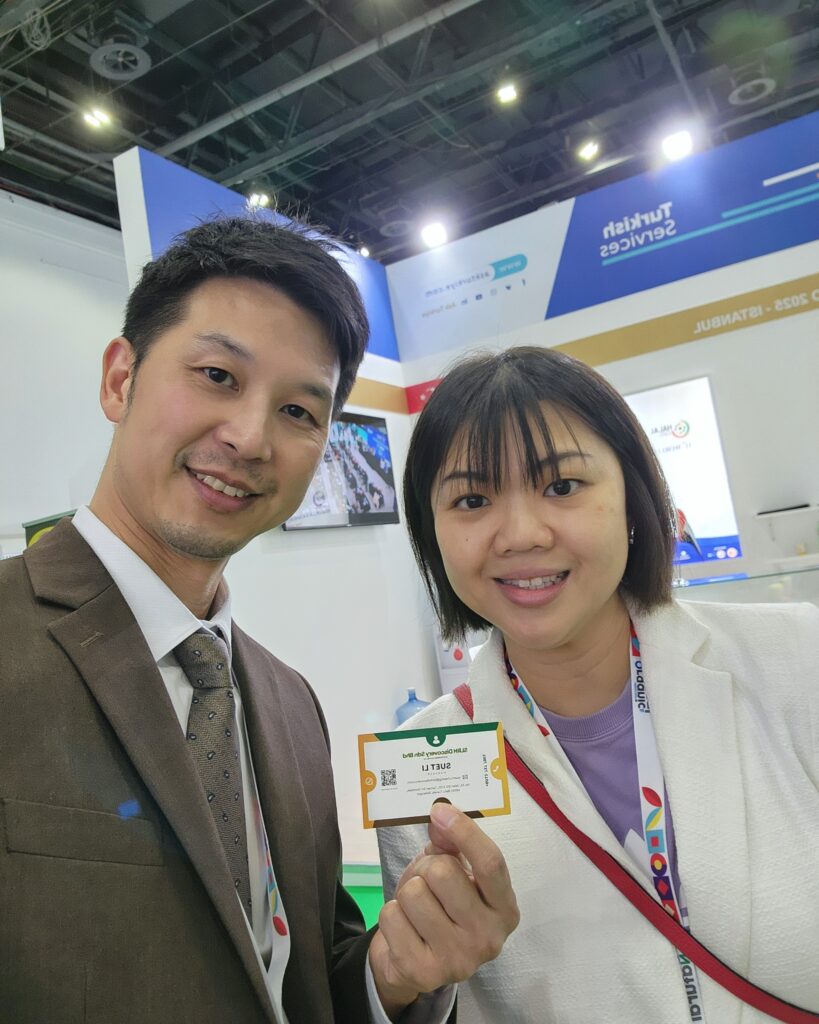 Importers, distributors, buyers who visit and love DeliKing Premium Thai Tropical Fruit Jelly at Organic & Natural Expo Dubai.