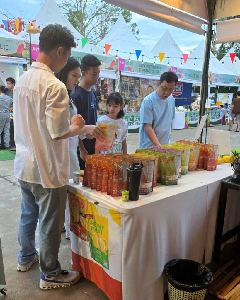 Customers visit and taste DeliKing Premium Thai Tropical Fruit Jelly at booth and happy with our products.